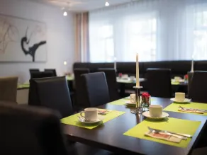 Stuttgart Großbettlingen Hotel by Belvilla - Restaurant