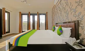 Posh Classic Gurugram - Near HUDA City Centre Metro & Unitech Cyber Park - Camera