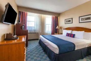 Ramada by Wyndham Jersey City - Chambre