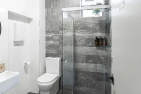 The Alison Randwick - Bathroom