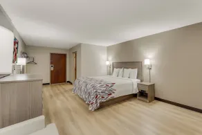 Red Roof Inn & Suites Newport - Middletown, RI - Chambre