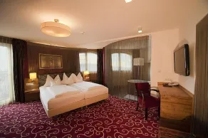 Shared room, shower or bath, toilet, standard - Camera