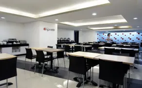 Amaris Hotel Thamrin City - Restaurant