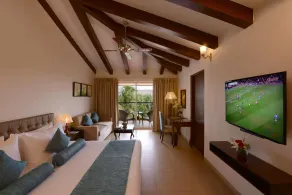 Golden Tulip Candolim, Goa - Room