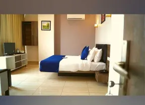 HOTEL TRAVAASA - Chambre