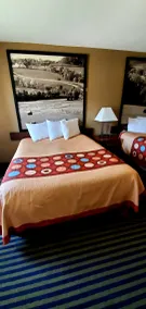 Super 8 by Wyndham Marshalltown - Room