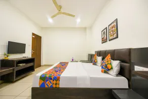 FabHotel Nanda - Nr Ludhiana Junction Railway Station - Room