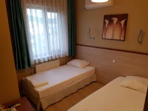 Hotel Crowded House - Room