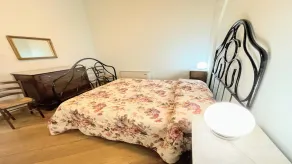 6 guests apt with terrace in pedestrian historic centre of Spoleto - Chambre