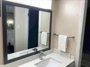 Travelers Inn & Suites - Badezimmer