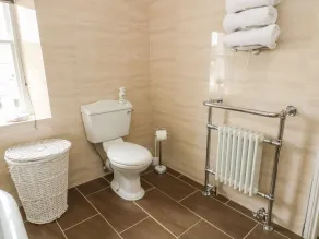 Daisy's Holiday Cottage - Bathroom