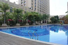 Howard Johnson Changsheng Plaza Meizhou - Piscina