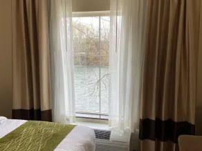 Comfort Inn Connellsville Riverview - Room