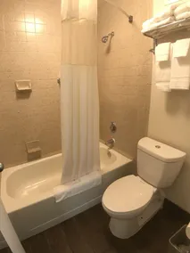 Quality Inn at Arlington Highlands - Salle de bain