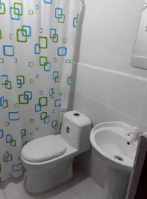 Simple & Cozy Accommodations - Baño