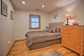 NY! Riverfront 2BR Elkins Home m / pejs og dæk - Interiør