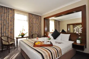 Flannery's Hotel - Room