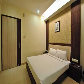 Hotel Mandiram - Room