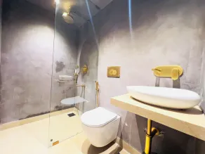 Hotel White Pearl - Colaba Mumbai - Bathroom