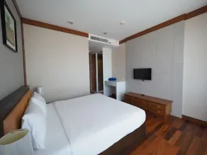 Q Conzept Condominium - Room