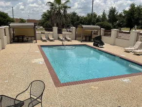 Budget Host Inn and Suites Cameron - Basseng