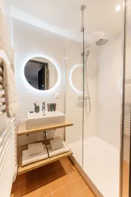 YAYS The Hague Willemspark by Numa - Bathroom