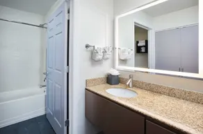 Staybridge Suites Lincoln North East by IHG - Salle de bain
