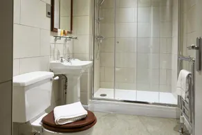 The Golden Pheasant - Bathroom