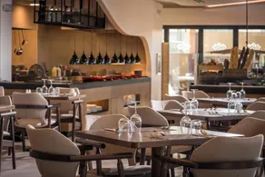 Noble Hotel & Suites - Adults Only - Restaurant