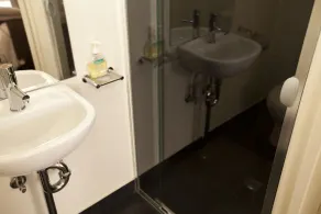 Allawah Bendigo - Bathroom