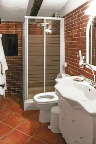 Ampelos Estate - Bathroom