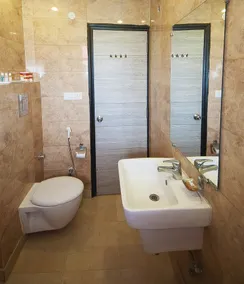Hotel Pitrashish Premium - Bathroom