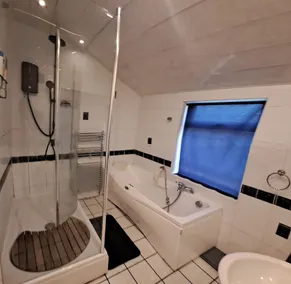 MC Suites - Bathroom