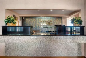 Econo Lodge Inn & Suites Forest - Hall
