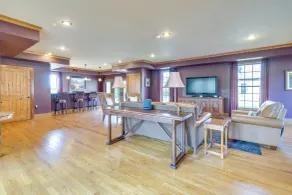 Private Hot Tub: 'bays View Lodge' in Kingsport! - Innenbereich