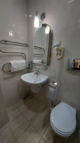 "Rush Hotel" - Bathroom