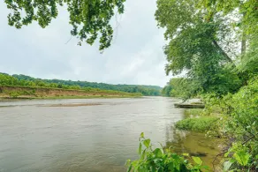 Riverfront Retreat 7 Miles From Ft Leonard Wood - Interior