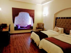 Sairafort Sarovar Portico - Zimmer