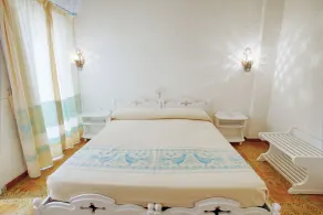 HOTEL Al FARO , SPIAGGIA LA CINTA ,SAN TEODORO - Chambre