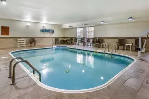 Comfort Inn Wings Stadium - Piscine
