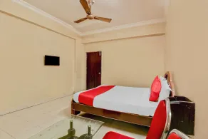 Hotel O Sahasra Residency Near Nexus Hyderabad - Room