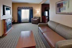 Holiday Inn Express Hotel & Suites Suffolk by IHG - Room