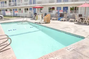 Motel 6-Lancaster, CA - Piscine