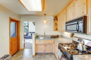 Deck w/ Mountain Views: Cabin in Bear Valley! - Interiør