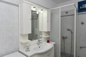 Sophia Villa Paros - Beachfront Villa at Lolantonis - Bathroom