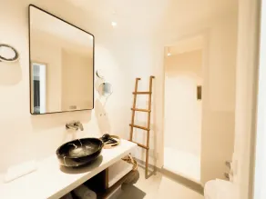 Pilos Suites - Bathroom