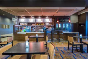 Courtyard by Marriott Columbus - Restaurant