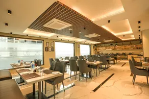 Hotel Rj - Restaurant