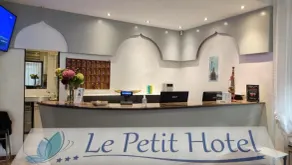 Le Petit Hotel - Lobby