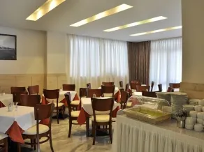 Dimitris Paritsa Hotel - Restaurant